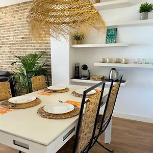 https://apartamento-cala-del-moral.es-andalucia.com